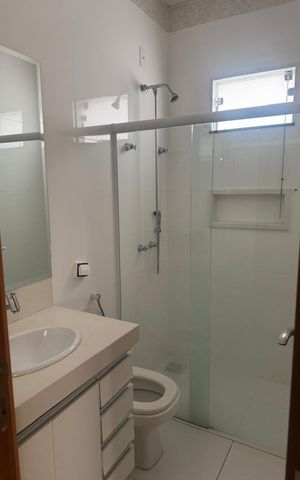 Casa de condomínio para alugar com 221m², 3 quartos e 2 vagas