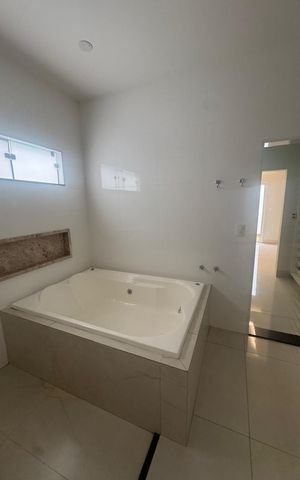 Casa de condomínio para alugar com 221m², 3 quartos e 2 vagas Casa de condomínio para alugar com 221m², 3 quartos e 2 vagasBanheiro 2