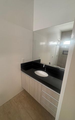 Casa de condomínio para alugar com 221m², 3 quartos e 2 vagas