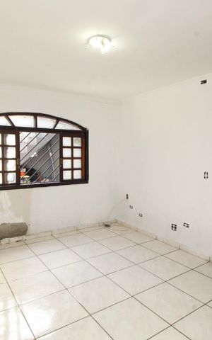 Casa à venda com 300m², 2 quartos e 4 vagas Casa à venda com 300m², 2 quartos e 4 vagasSala
