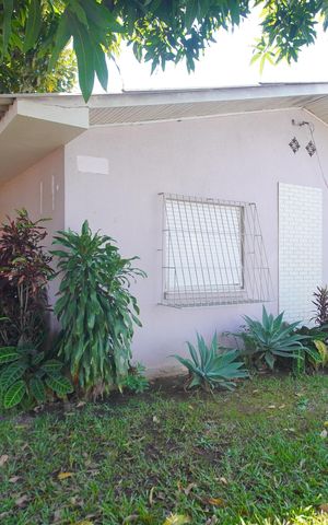 Casa à venda com 140m², 3 quartos e 2 vagasÁrea externa