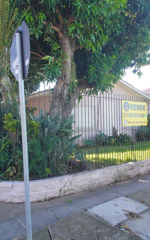 Casa à venda com 140m², 3 quartos e 2 vagasFachada