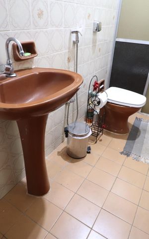 Casa para alugar com 233m², 4 quartos e 2 vagasBanheiro Social