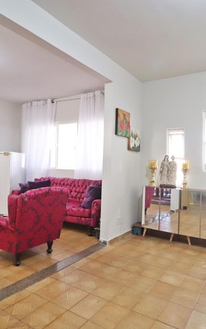 Casa para alugar com 233m², 4 quartos e 2 vagasSala