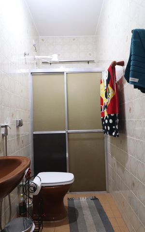 Casa para alugar com 233m², 4 quartos e 2 vagasBanheiro Social