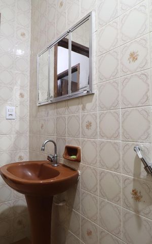 Casa para alugar com 233m², 4 quartos e 2 vagasBanheiro Social