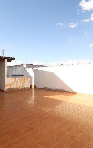 Casa para alugar com 233m², 4 quartos e 2 vagasTerraço