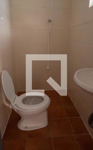 Casa à venda com 300m², 6 quartos e 2 vagas Casa à venda com 300m², 6 quartos e 2 vagasBanheiro social