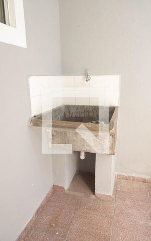 Casa à venda com 300m², 6 quartos e 2 vagas Casa à venda com 300m², 6 quartos e 2 vagasÁrea de serviço