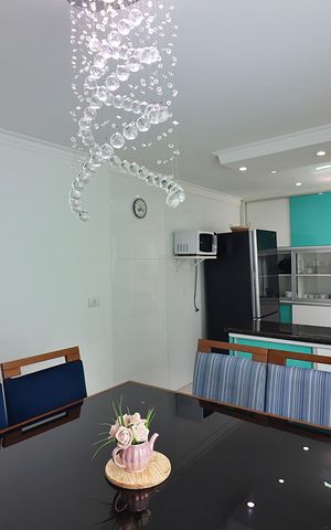 Casa à venda com 180m², 3 quartos e 2 vagasCopa e Cozinha 