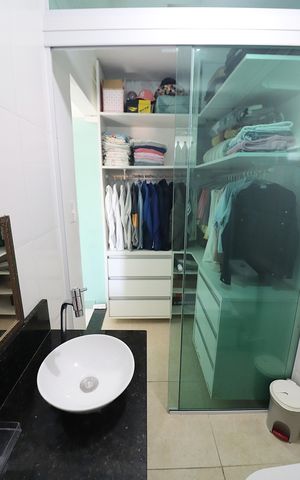 Casa à venda com 180m², 3 quartos e 2 vagasQuarto 3 - Suíte Banheiro 