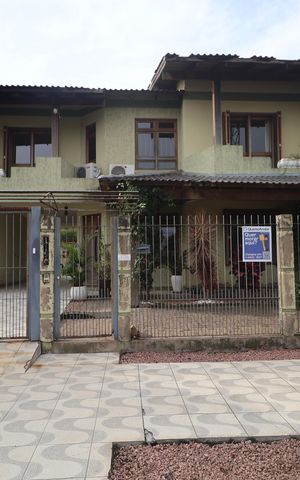Casa à venda com 200m², 2 quartos e 2 vagasFachada