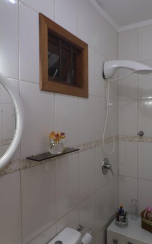 Casa à venda com 200m², 2 quartos e 2 vagasBanheiro