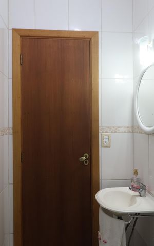 Casa à venda com 200m², 2 quartos e 2 vagasBanheiro