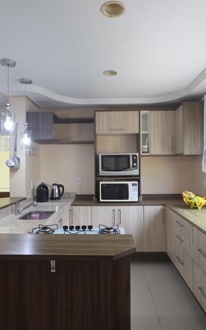Casa à venda com 200m², 2 quartos e 2 vagasCozinha