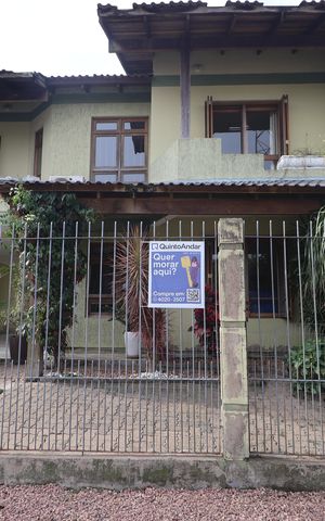 Casa à venda com 200m², 2 quartos e 2 vagasPlaca