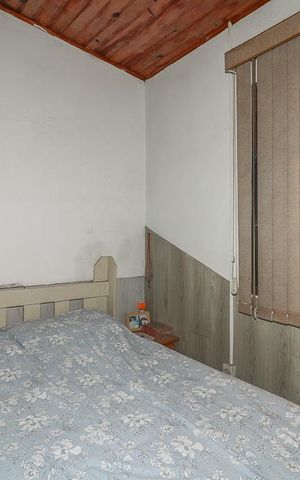 Casa à venda com 303m², 5 quartos e 2 vagasQuarto 4 / Casa fundos