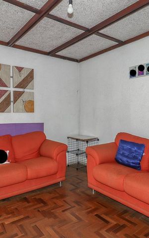 Casa à venda com 303m², 5 quartos e 2 vagasSala 1 / Casa principal