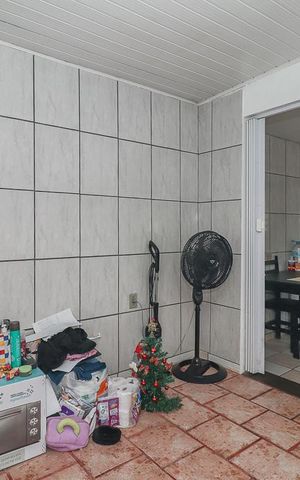 Casa à venda com 303m², 5 quartos e 2 vagasQuarto 5 / Casa frente