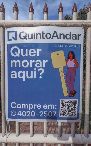 Casa à venda com 303m², 5 quartos e 2 vagasFachada
