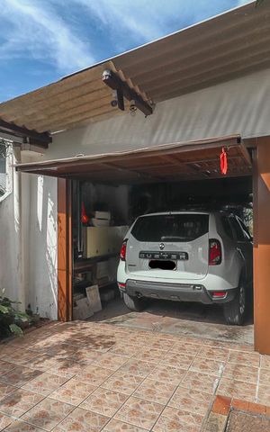 Casa à venda com 303m², 5 quartos e 2 vagasGaragem