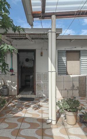 Casa à venda com 303m², 5 quartos e 2 vagasQuintal