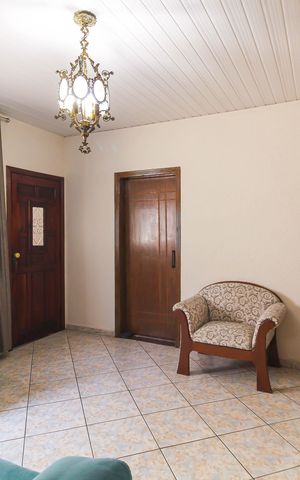 Casa à venda com 184m², 3 quartos e 2 vagasSala