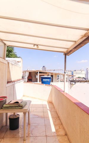 Casa à venda com 184m², 3 quartos e 2 vagasÁrea de Serviço