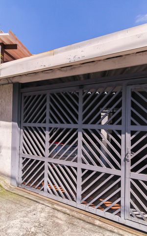 Casa à venda com 184m², 3 quartos e 2 vagasFachada