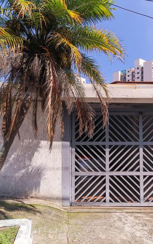 Casa à venda com 184m², 3 quartos e 2 vagasFachada