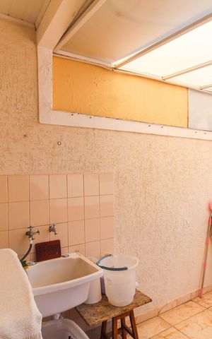 Casa à venda com 184m², 3 quartos e 2 vagasÁrea de Serviço