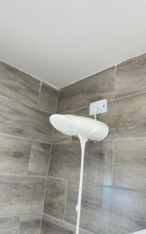 Casa para alugar com 240m², 2 quartos e 2 vagasBanheiro