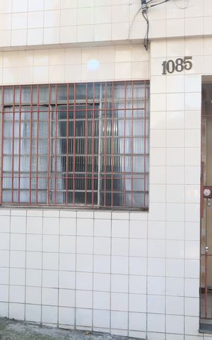 Casa para alugar com 90m², 2 quartos e sem vagaFachada e portão
