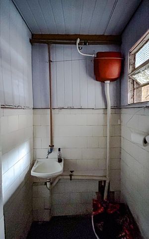 Casa à venda com 160m², 2 quartos e 2 vagasBanheiro - Salão