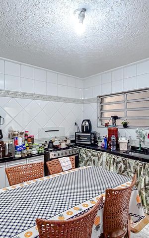 Casa à venda com 160m², 2 quartos e 2 vagasCozinha