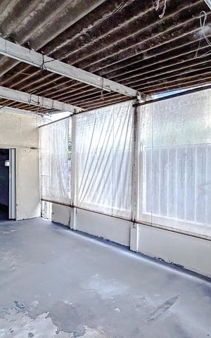 Casa à venda com 160m², 2 quartos e 2 vagasSalão