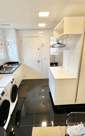 Apartamento para alugar com 320m², 3 quartos e 6 vagas Apartamento para alugar com 320m², 3 quartos e 6 vagasÁrea de Serviço