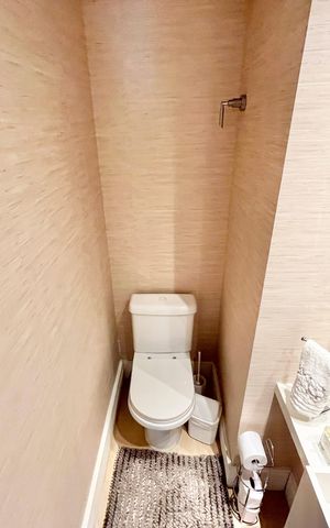 Apartamento para alugar com 320m², 3 quartos e 6 vagas Apartamento para alugar com 320m², 3 quartos e 6 vagasLavabo