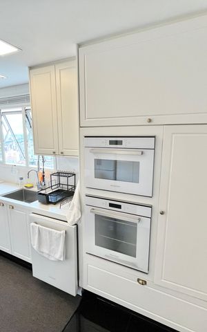 Apartamento para alugar com 320m², 3 quartos e 6 vagas Apartamento para alugar com 320m², 3 quartos e 6 vagasCozinha