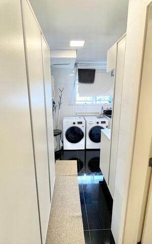 Apartamento para alugar com 320m², 3 quartos e 6 vagas Apartamento para alugar com 320m², 3 quartos e 6 vagasÁrea de Serviço / Corredor