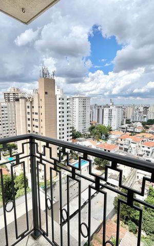 Apartamento para alugar com 320m², 3 quartos e 6 vagas Apartamento para alugar com 320m², 3 quartos e 6 vagasVaranda da Suíte 1
