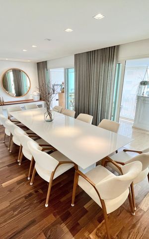 Apartamento para alugar com 320m², 3 quartos e 6 vagas Apartamento para alugar com 320m², 3 quartos e 6 vagasSala de Jantar