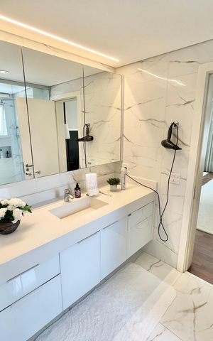 Apartamento para alugar com 320m², 3 quartos e 6 vagas Apartamento para alugar com 320m², 3 quartos e 6 vagasBanheiro da Suíte 3