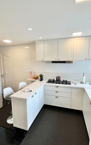 Apartamento para alugar com 320m², 3 quartos e 6 vagas Apartamento para alugar com 320m², 3 quartos e 6 vagasCozinha