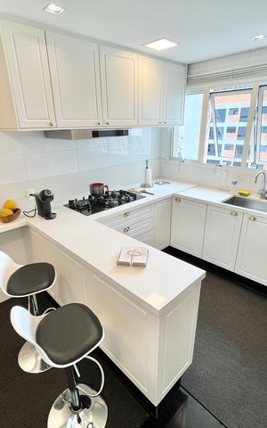 Apartamento para alugar com 320m², 3 quartos e 6 vagas Apartamento para alugar com 320m², 3 quartos e 6 vagasCozinha
