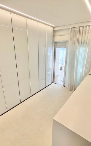 Apartamento para alugar com 320m², 3 quartos e 6 vagas Apartamento para alugar com 320m², 3 quartos e 6 vagasCloset da suíte 3