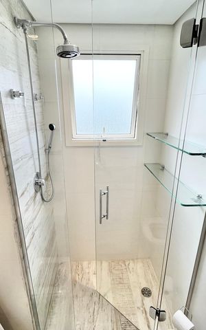 Apartamento para alugar com 320m², 3 quartos e 6 vagas Apartamento para alugar com 320m², 3 quartos e 6 vagasBanheiro da Suíte 2
