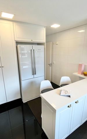 Apartamento para alugar com 320m², 3 quartos e 6 vagas Apartamento para alugar com 320m², 3 quartos e 6 vagasCozinha