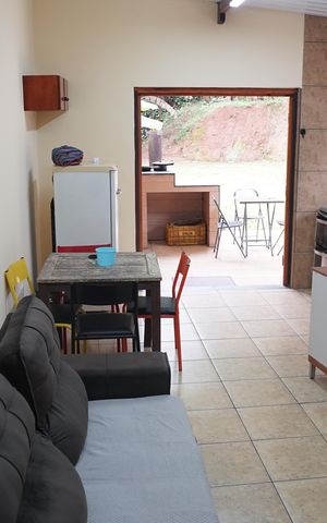 Casa para alugar com 100m², 2 quartos e 5 vagasCasa 1 sala 