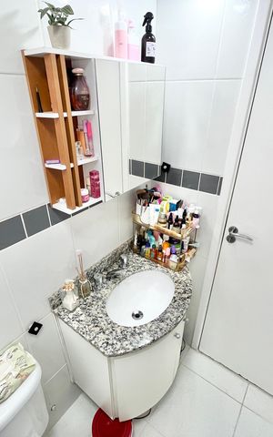 Apartamento à venda com 60m², 2 quartos e 2 vagas Apartamento à venda com 60m², 2 quartos e 2 vagasBanheiro da Suíte